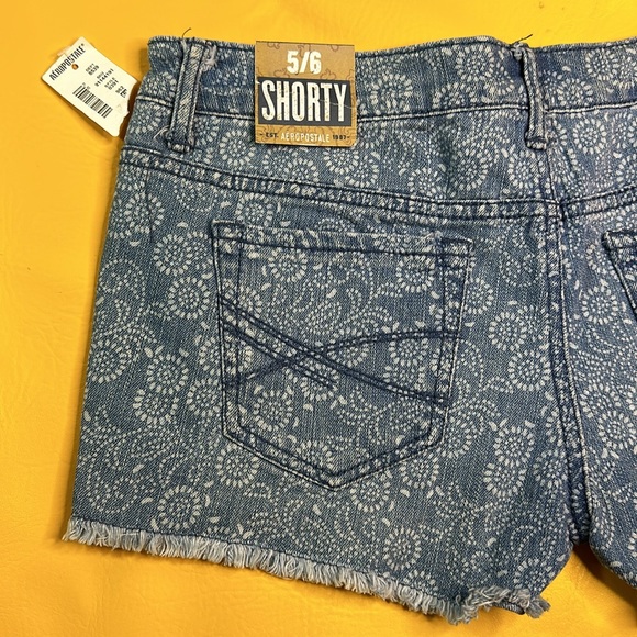 Aeropostale Shorty Size 5/6 Side Slit Denim Stenciled Cutoffs - Picture 7 of 13
